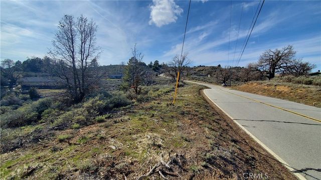 25041 Jacaranda Drive, Tehachapi, CA 93561