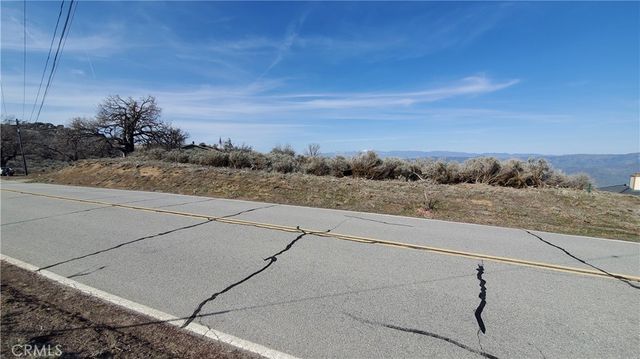 25041 Jacaranda Drive, Tehachapi, CA 93561