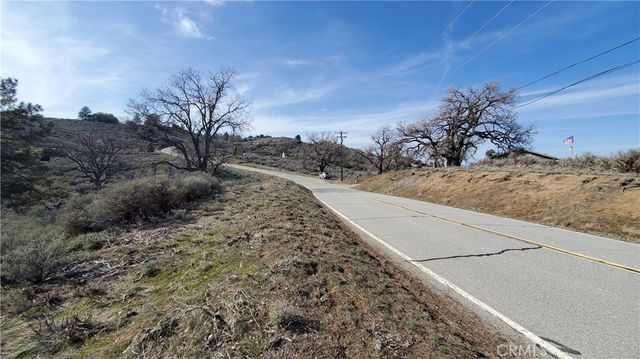 25041 Jacaranda Drive, Tehachapi, CA 93561