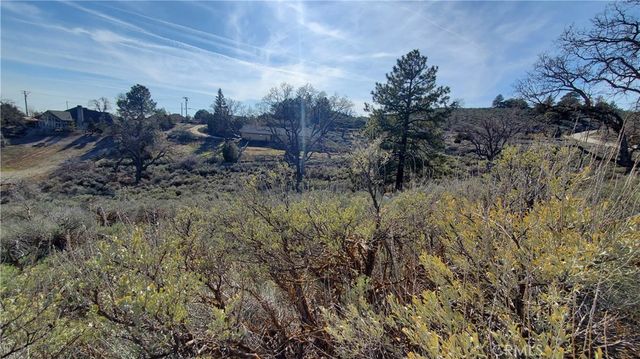 25041 Jacaranda Drive, Tehachapi, CA 93561