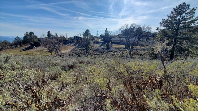 25041 Jacaranda Drive, Tehachapi, CA 93561