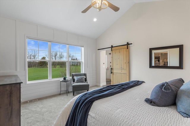 W279N8379 Hunter COURT, Hartland, WI 53029