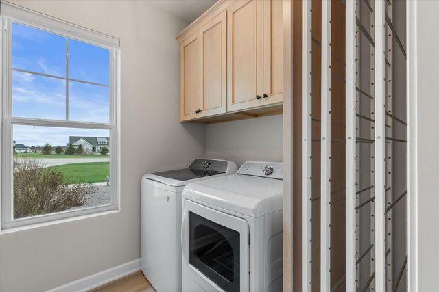 W279N8379 Hunter COURT, Hartland, WI 53029