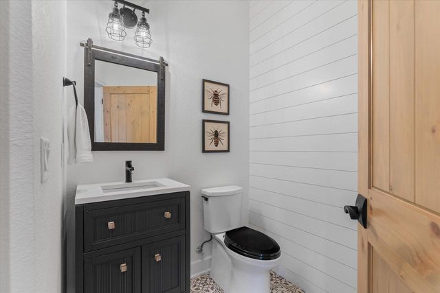 W279N8379 Hunter COURT, Hartland, WI 53029