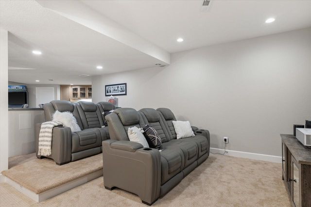 W279N8379 Hunter COURT, Hartland, WI 53029