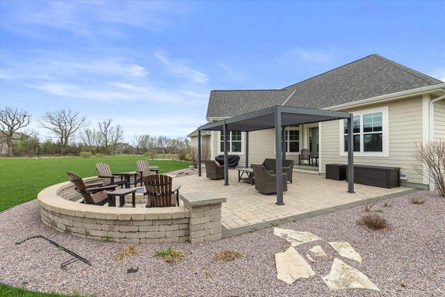 W279N8379 Hunter COURT, Hartland, WI 53029