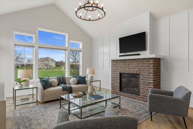 W279N8379 Hunter COURT, Hartland, WI 53029