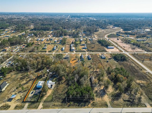 682 County Road 5017, Cleveland, TX 77327