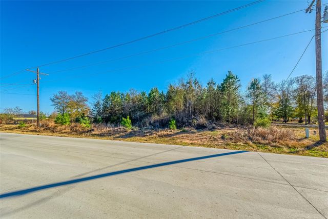 682 County Road 5017, Cleveland, TX 77327