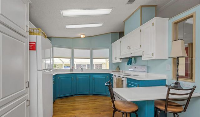 106 THATCH PALM STREET W, Largo, FL 33770