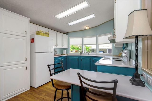 106 THATCH PALM STREET W, Largo, FL 33770