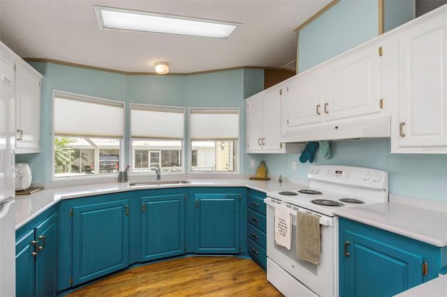 106 THATCH PALM STREET W, Largo, FL 33770