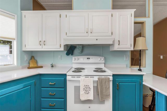 106 THATCH PALM STREET W, Largo, FL 33770