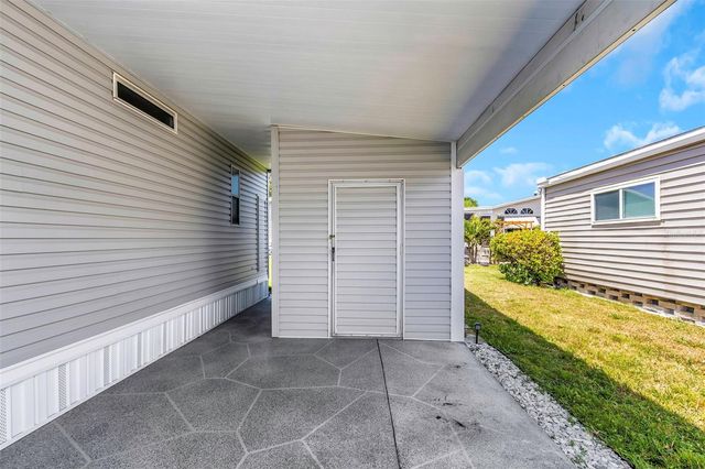 106 THATCH PALM STREET W, Largo, FL 33770