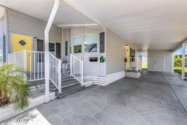 106 THATCH PALM STREET W, Largo, FL 33770