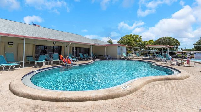 106 THATCH PALM STREET W, Largo, FL 33770