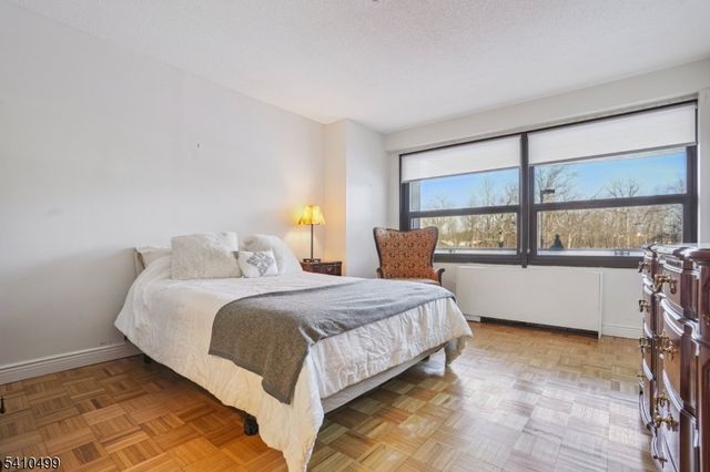 2 Claridge Dr 1FW, Verona Twp., NJ 07044