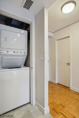 2 Claridge Dr 1FW, Verona Twp., NJ 07044