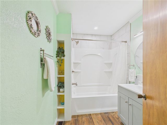 1219 S 5th Street, Rogers, AR 72756