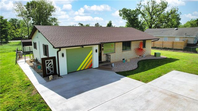1219 S 5th Street, Rogers, AR 72756