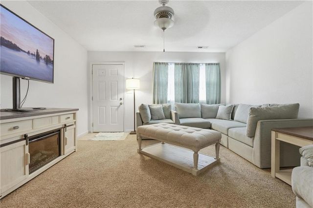 11889 Units 1 & 2 Wood oak Avenue, Richmond, MO 64085