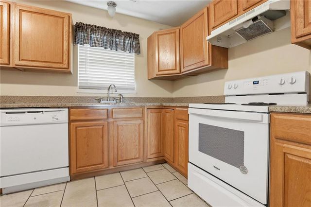 11889 Units 1 & 2 Wood oak Avenue, Richmond, MO 64085