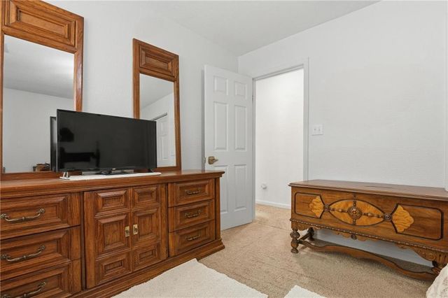 11889 Units 1 & 2 Wood oak Avenue, Richmond, MO 64085