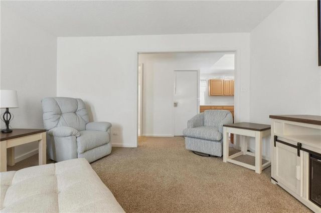 11889 Units 1 & 2 Wood oak Avenue, Richmond, MO 64085