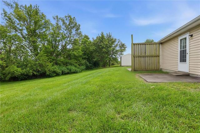 11889 Units 1 & 2 Wood oak Avenue, Richmond, MO 64085