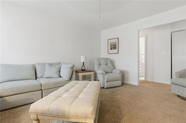 11889 Units 1 & 2 Wood oak Avenue, Richmond, MO 64085