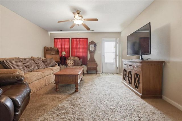 11889 Units 1 & 2 Wood oak Avenue, Richmond, MO 64085