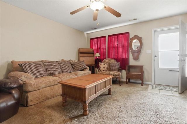 11889 Units 1 & 2 Wood oak Avenue, Richmond, MO 64085