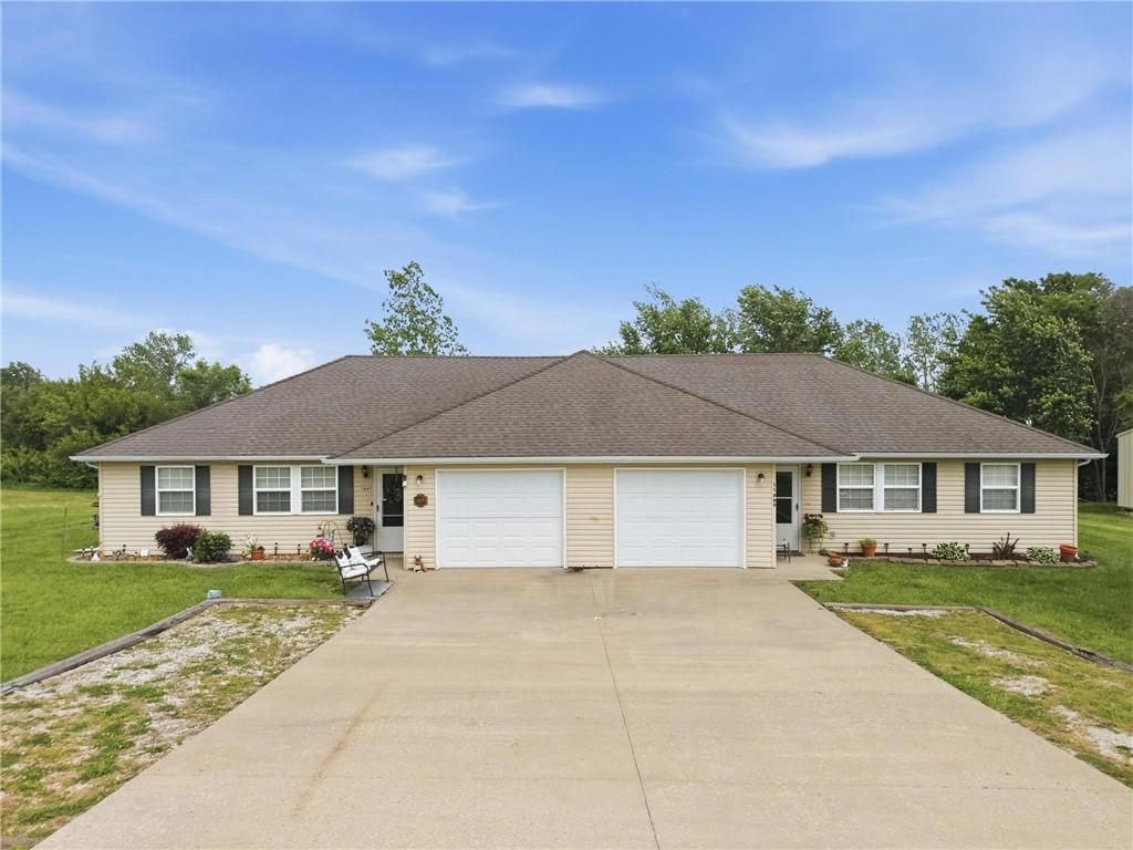 11889 Units 1 & 2 Wood oak Avenue, Richmond, MO 64085