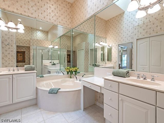 4415 Dover CT 504, Naples, FL 34105