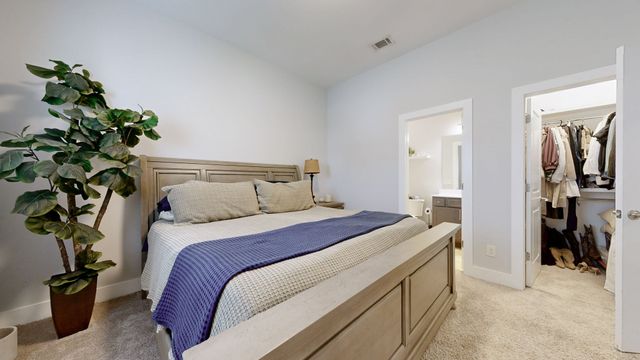 1736 Woodland Pointe Dr, Nashville, TN 37214