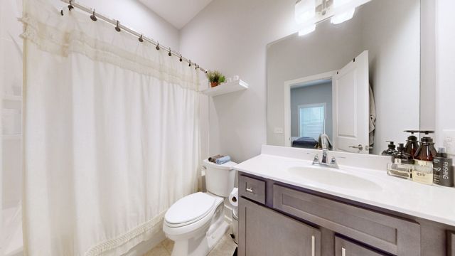 1736 Woodland Pointe Dr, Nashville, TN 37214
