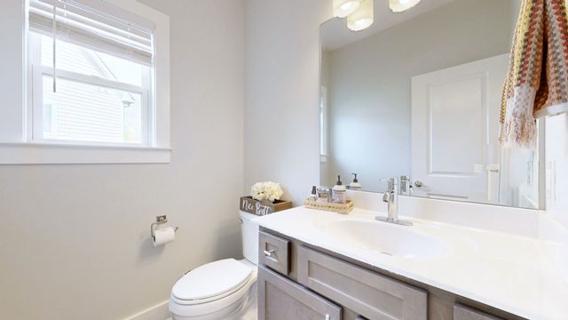1736 Woodland Pointe Dr, Nashville, TN 37214