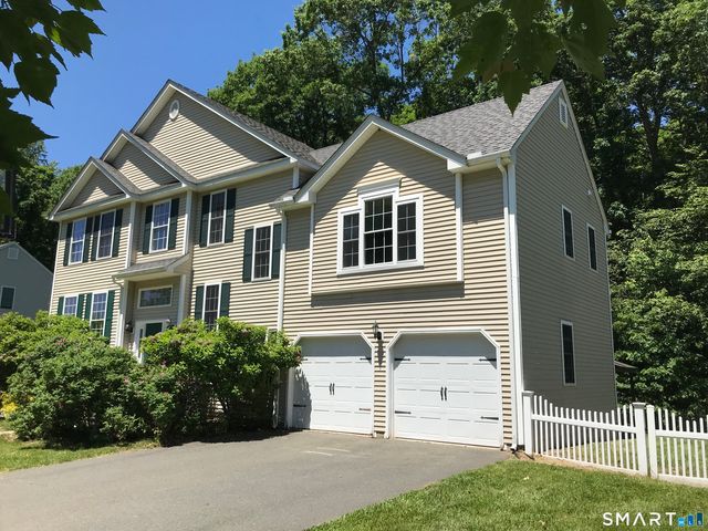 25 Meg Way, Windsor Locks, CT 06096