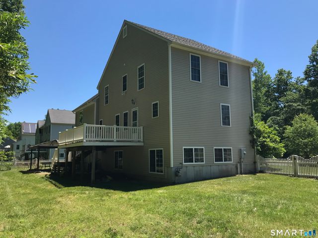 25 Meg Way, Windsor Locks, CT 06096