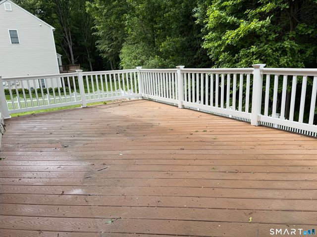 25 Meg Way, Windsor Locks, CT 06096