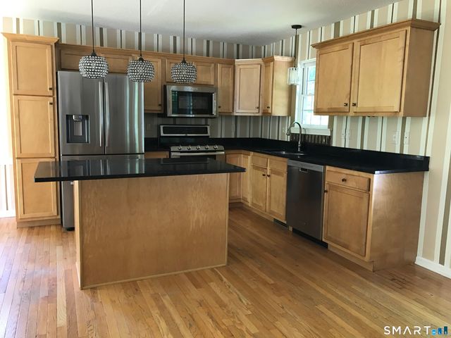 25 Meg Way, Windsor Locks, CT 06096