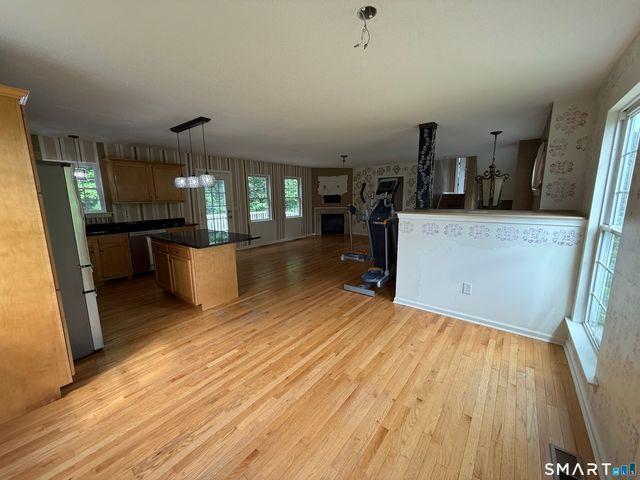 25 Meg Way, Windsor Locks, CT 06096