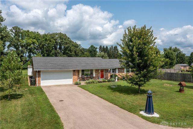 4049 Walnut Grove Circle, Urbana, OH 43078
