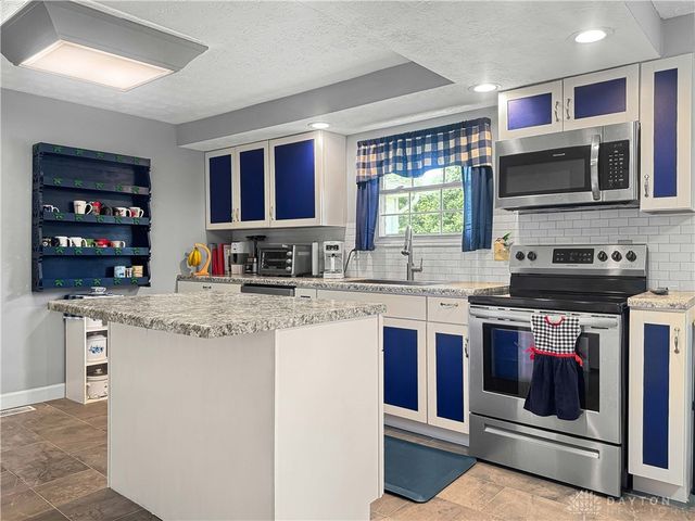 4049 Walnut Grove Circle, Urbana, OH 43078