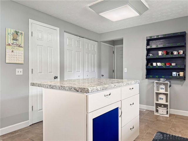 4049 Walnut Grove Circle, Urbana, OH 43078