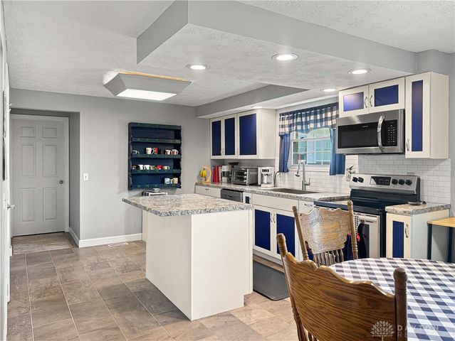 4049 Walnut Grove Circle, Urbana, OH 43078
