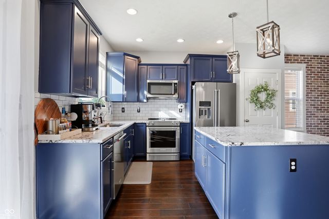1295 Old Heritage Place, Greenwood, IN 46143