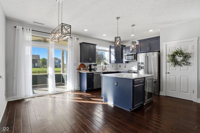 1295 Old Heritage Place, Greenwood, IN 46143