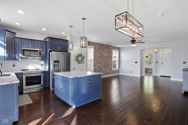 1295 Old Heritage Place, Greenwood, IN 46143
