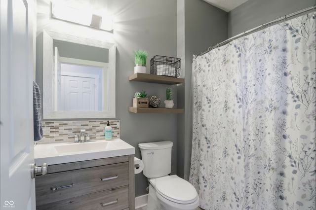 1295 Old Heritage Place, Greenwood, IN 46143